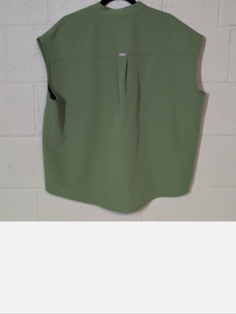FIGS Rafaela Oversized Scrub Top - XL - EUC - Fern - Picture 7 of 8